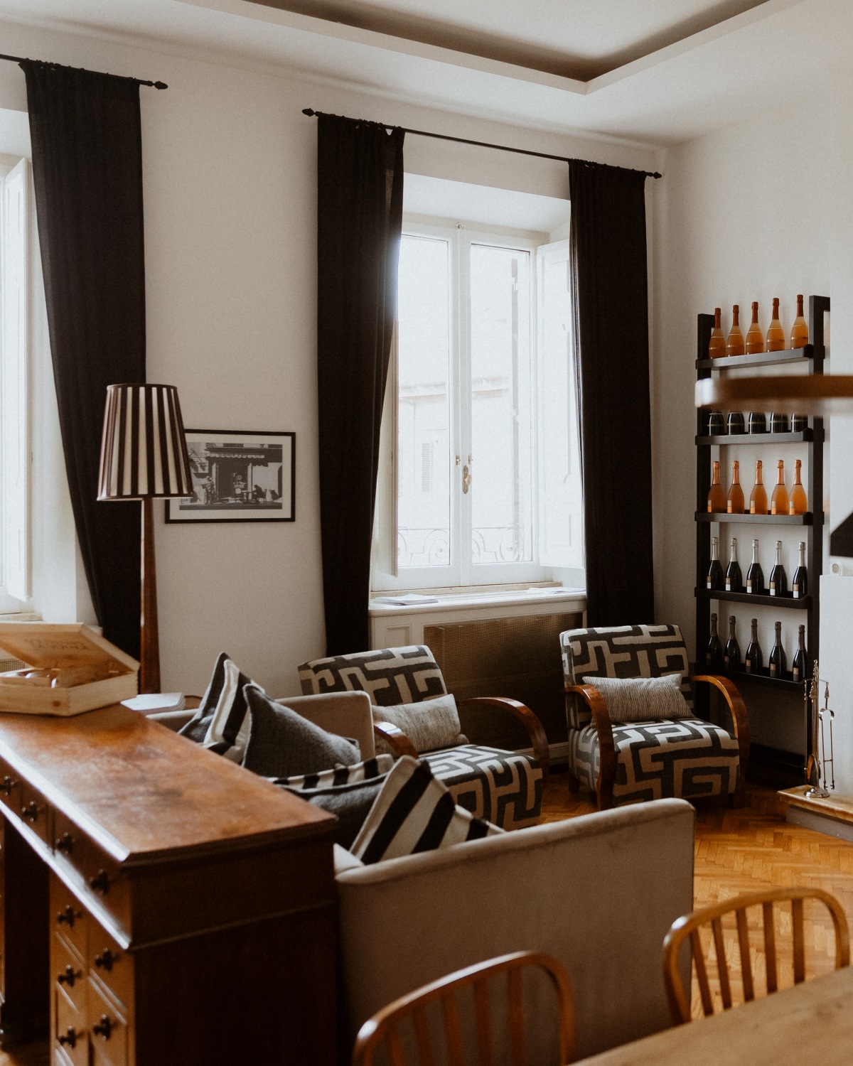 salotto degustazione a the apartment roma feudi di san gregorio