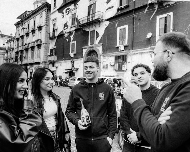 Le Cronache di Napoli x DUBL Metodo Classico - I ragazzi della Fondazione di Comunità San Gennaro (3) Le Cronache di Napoli x DUBL Metodo Classico - I ragazzi della Fondazione di Comunità San Gennaro (3)