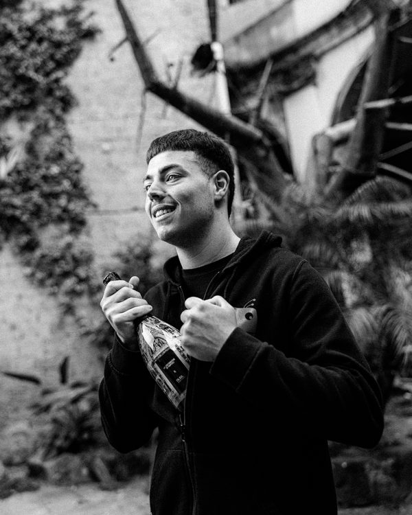 Le Cronache di Napoli x DUBL Metodo Classico - I ragazzi della Fondazione di Comunità San Gennaro, Patrizio (2) Le Cronache di Napoli x DUBL Metodo Classico - I ragazzi della Fondazione di Comunità San Gennaro, Patrizio (2)